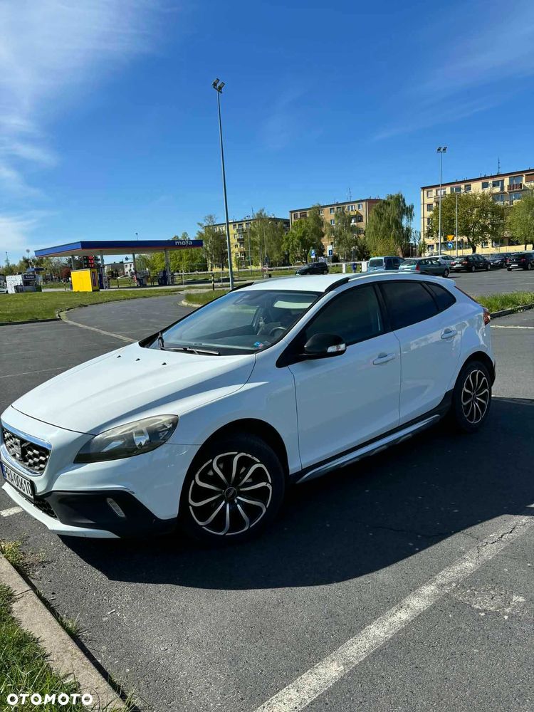 Volvo V40 Cross Country - 1