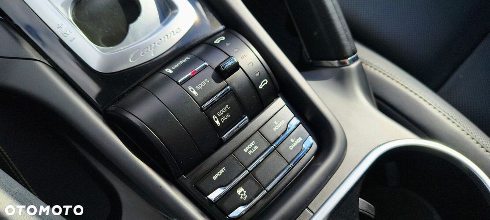 Porsche Cayenne - 41