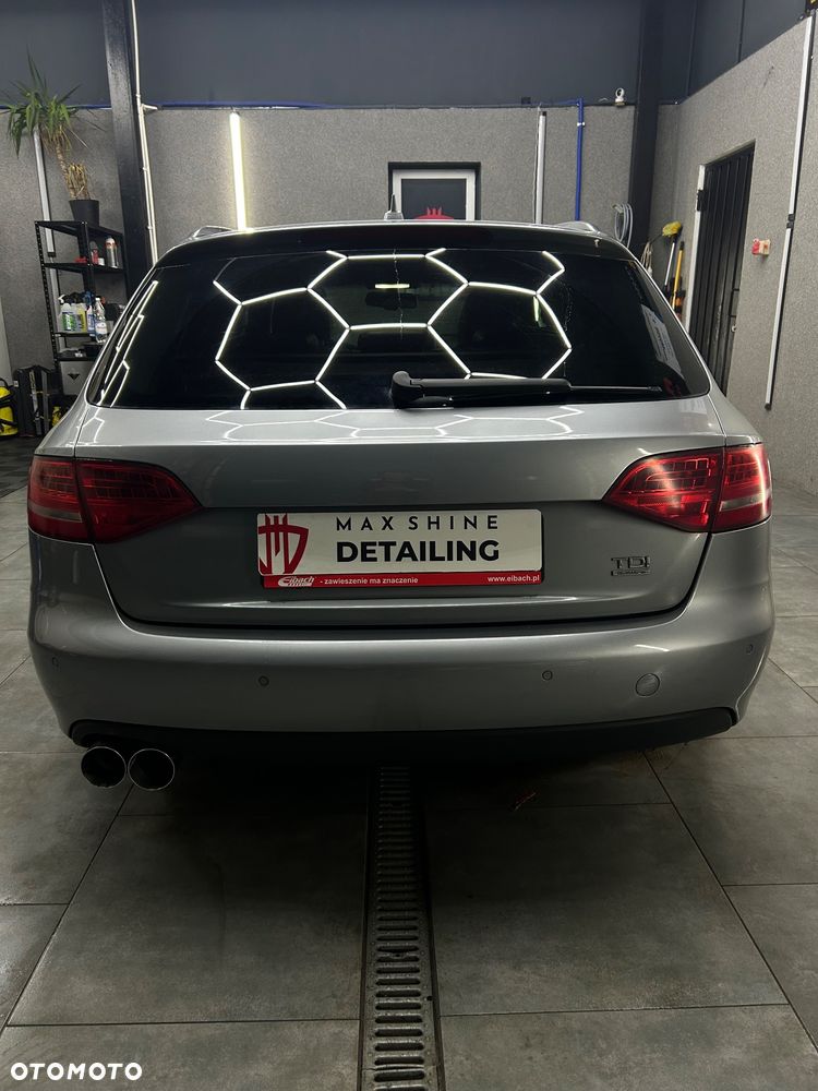 Audi A4 Avant 2.0 TDI DPF quattro S line Sportpaket - 4