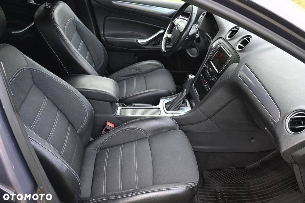 Ford Mondeo - 30