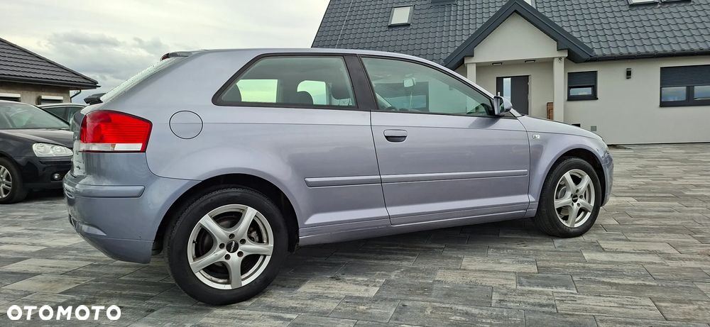 Audi A3 3-drzwiowe 1.6 Ambiente - 12
