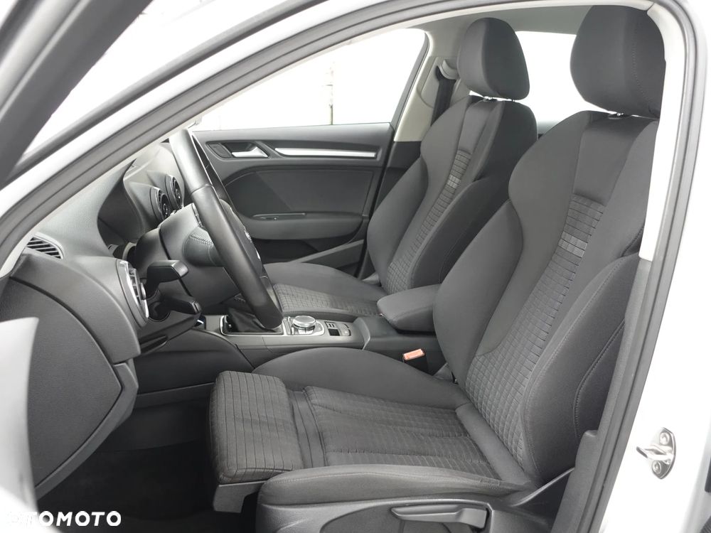 Audi A3 Sportback 2.0 TDI Ambiente - 20