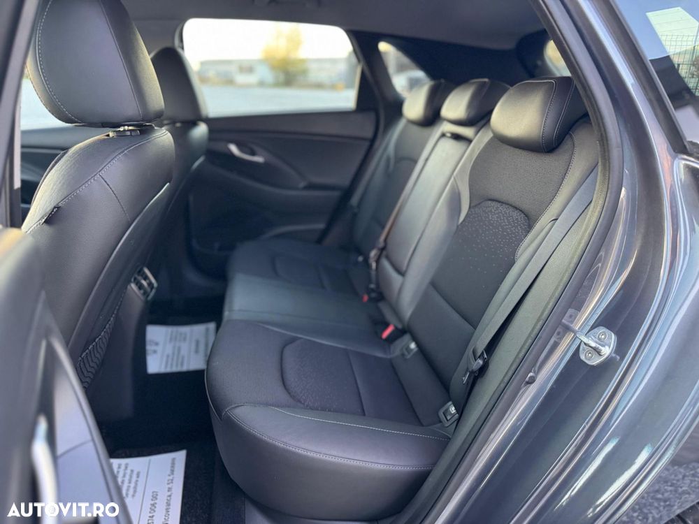 Hyundai i30 1.6 CRDI 48V-Hybrid Prime - 8