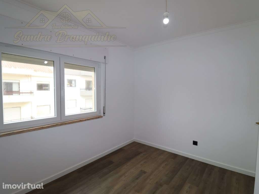 Apartamento T2 RENOVADO em Santa Cruz - Grande imagem: 4/40