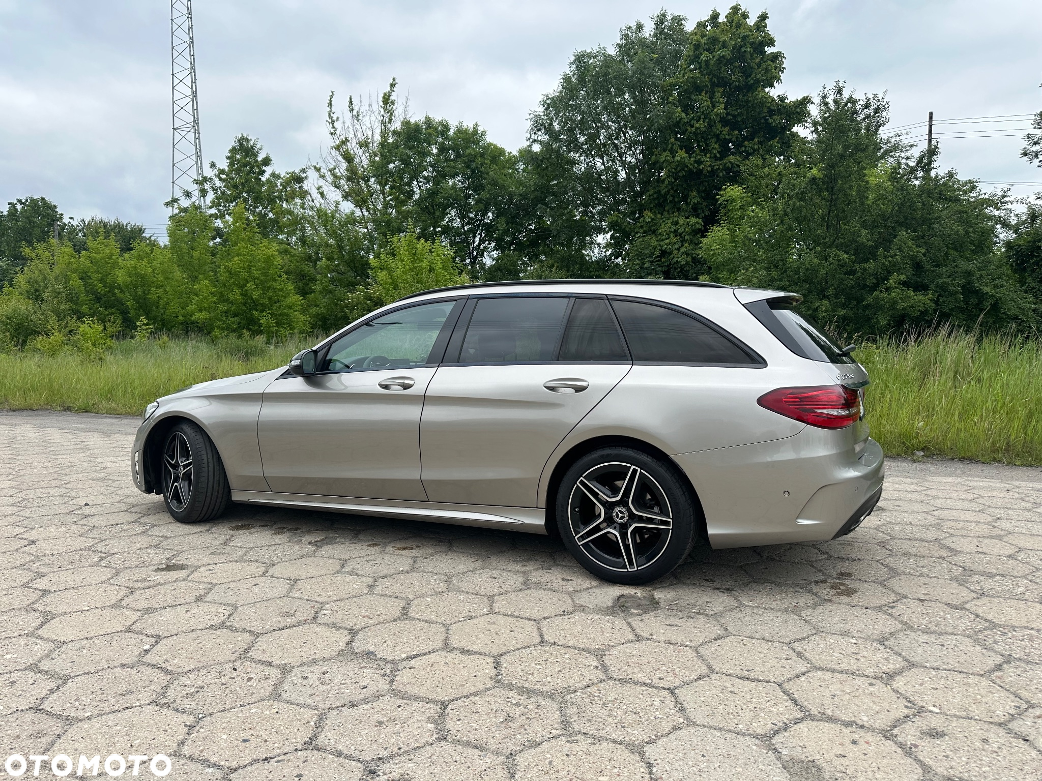 Mercedes-Benz Klasa C 220 d T 9G-TRONIC Night Edition - 3