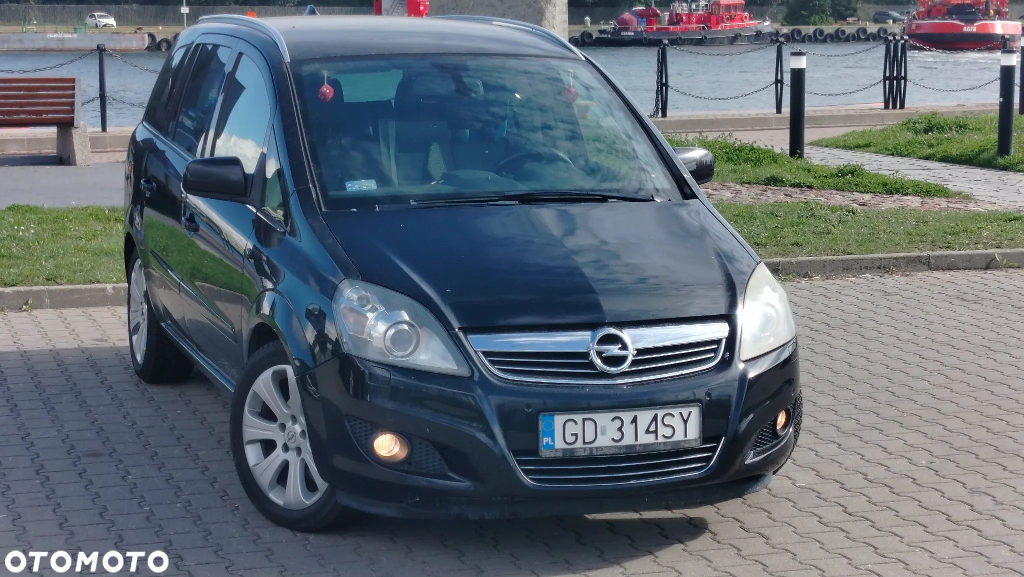 Opel Zafira 1.8 Cosmo - 1