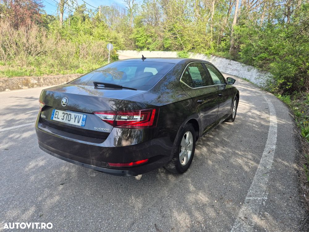 Skoda Superb 1.6 TDI DSG Style - 6