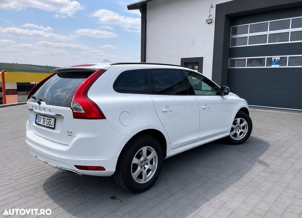 Volvo XC 60 D4 AWD Geartronic Kinetic - 4