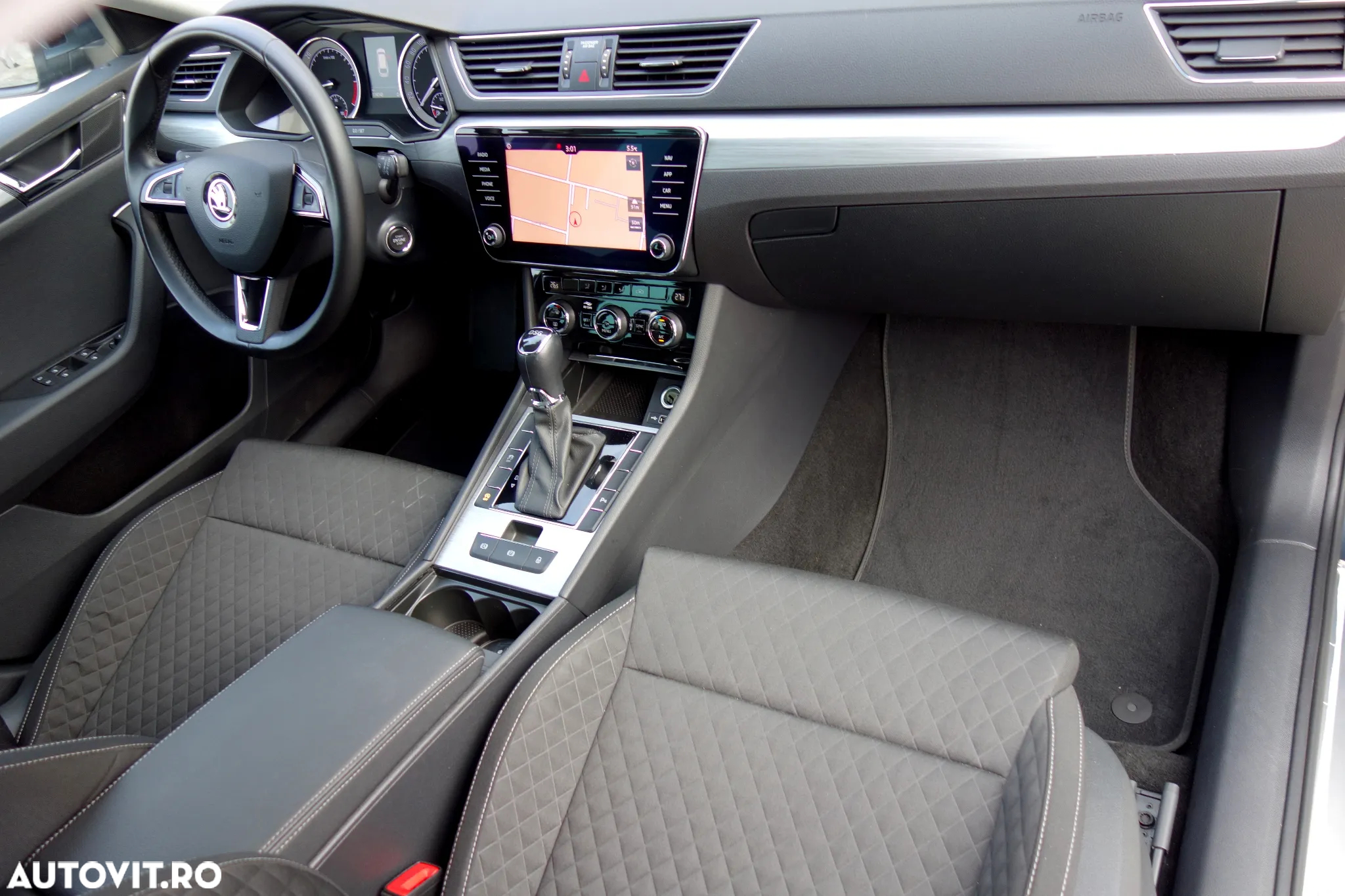 Skoda Superb Combi 2.0 TDI DSG Style - 24
