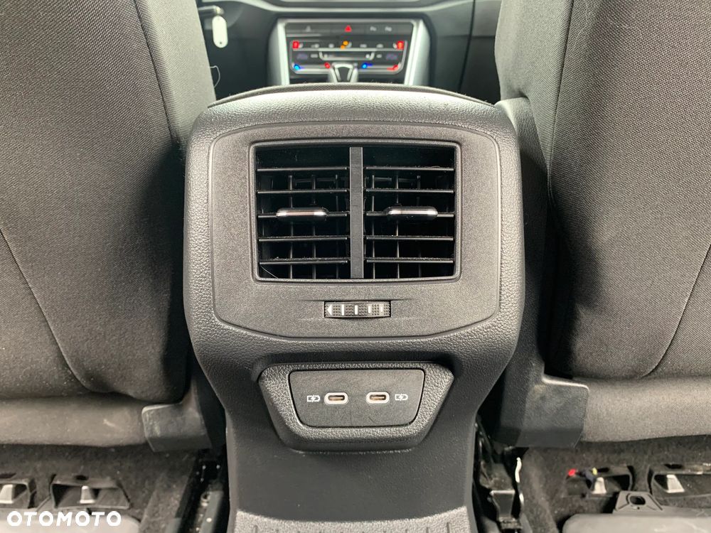 Volkswagen T-Roc 1.5 TSI Life DSG - 28