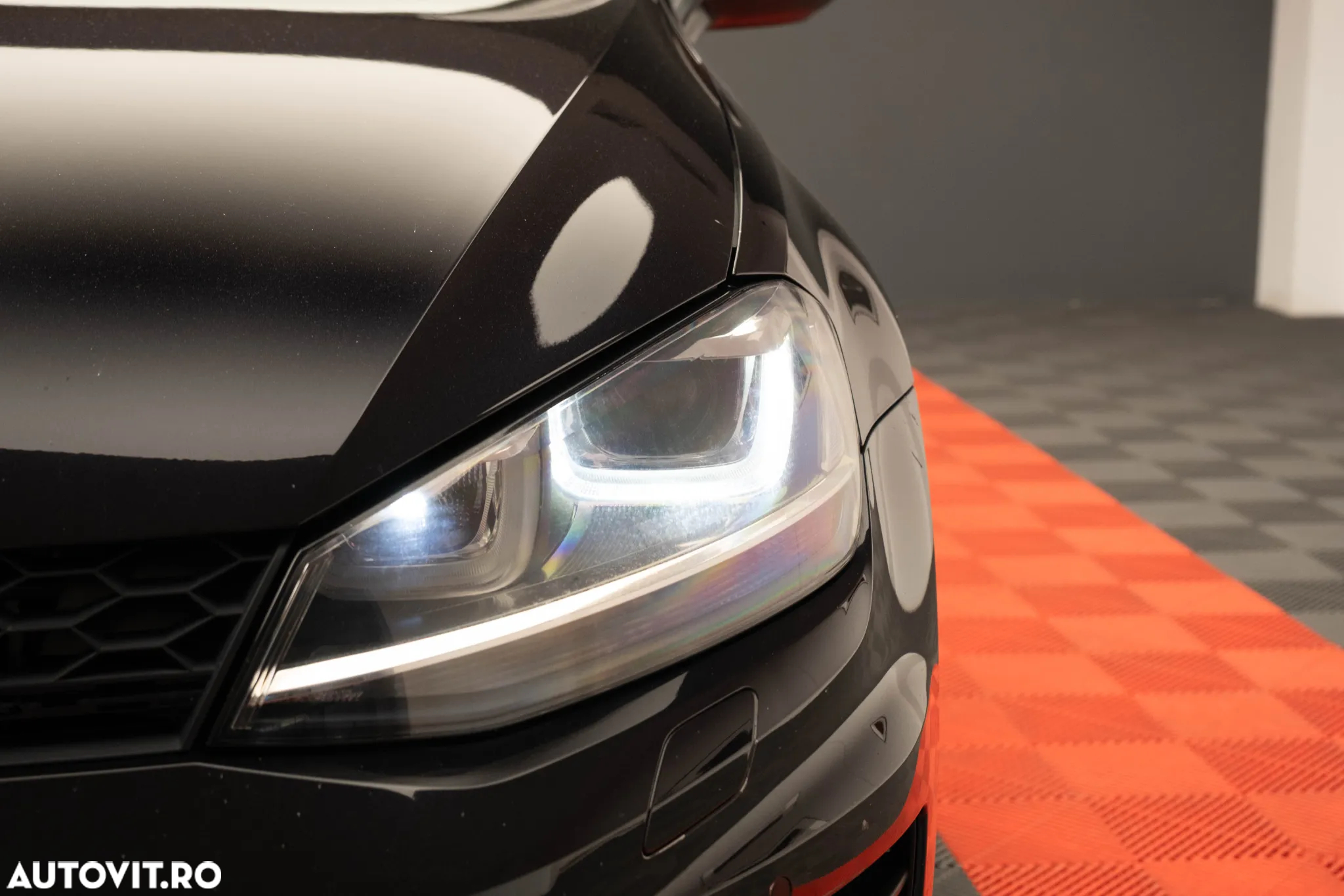 Volkswagen Golf 2.0 TDI DSG GTD - 5