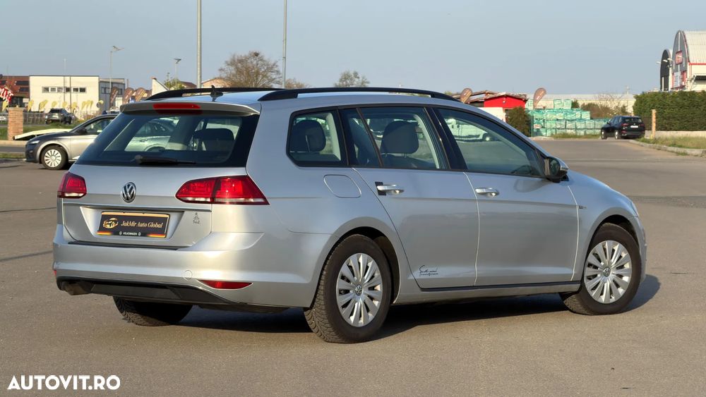 Volkswagen Golf - 3