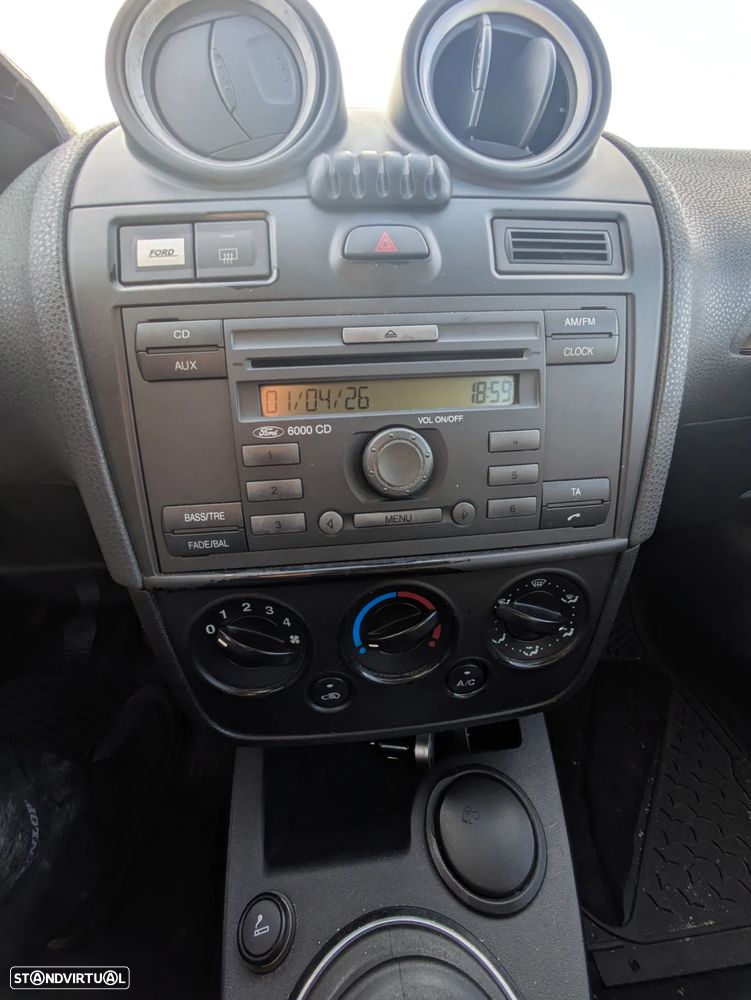 Ford Fiesta 1.25 Zetec - 11