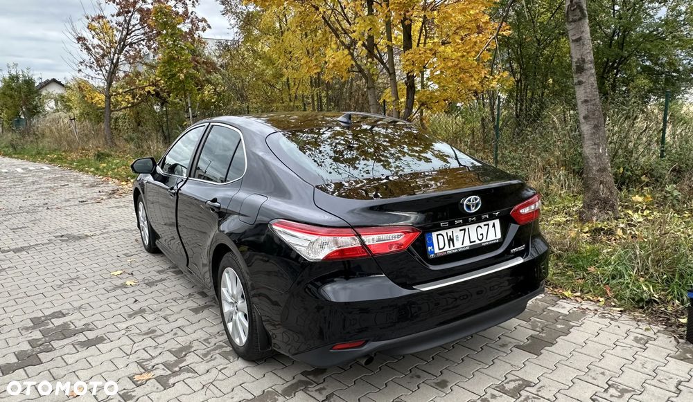 Toyota Camry 2.5 Hybrid Comfort CVT - 2