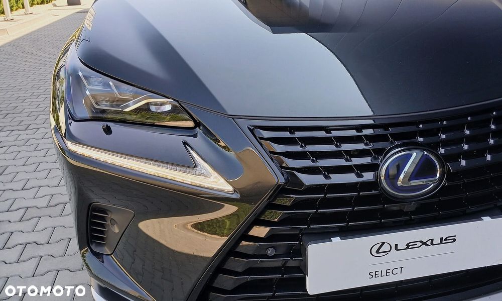 Lexus NX 300h F Impression AWD - 11