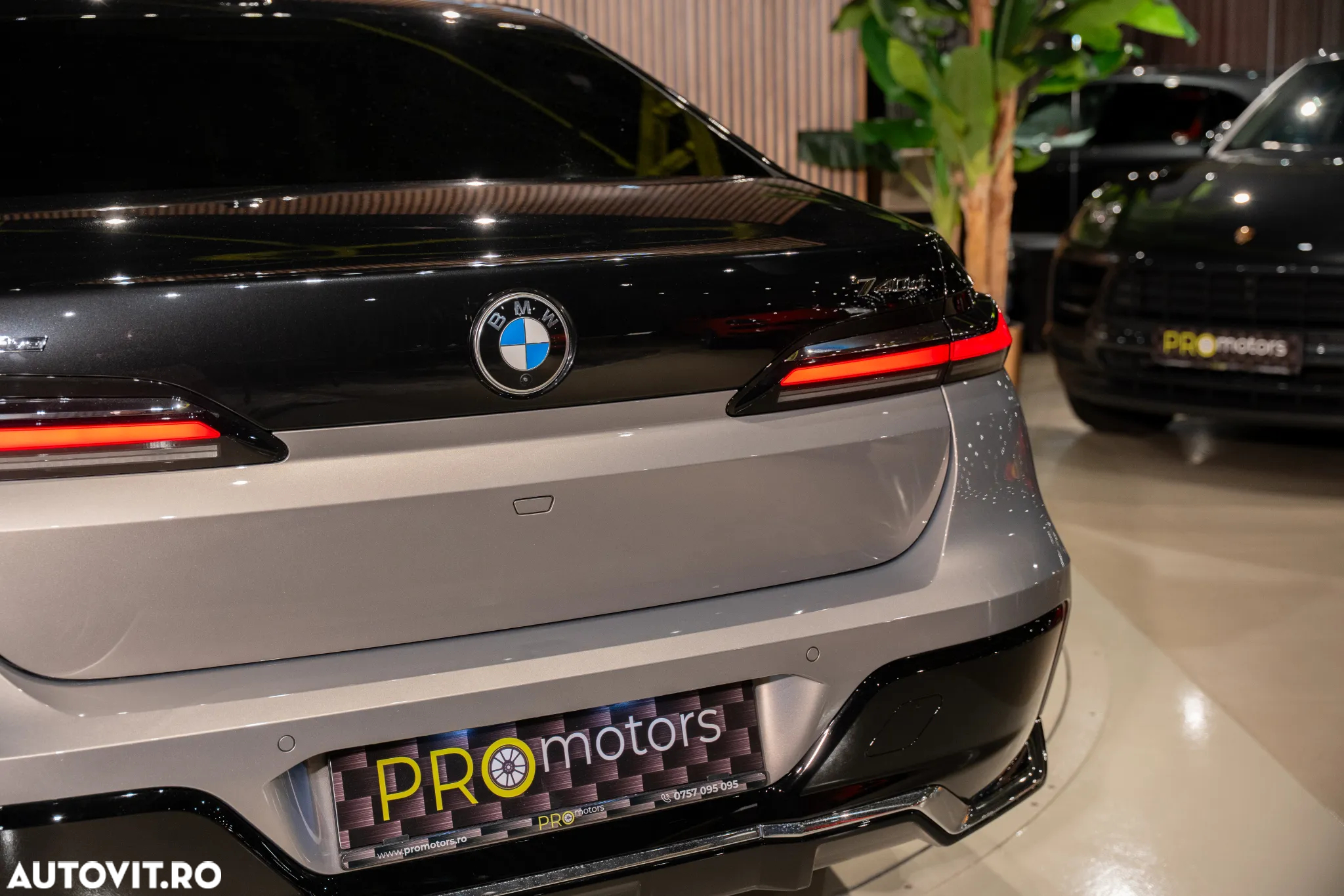 BMW Seria 7 740d xDrive MHEV - 17
