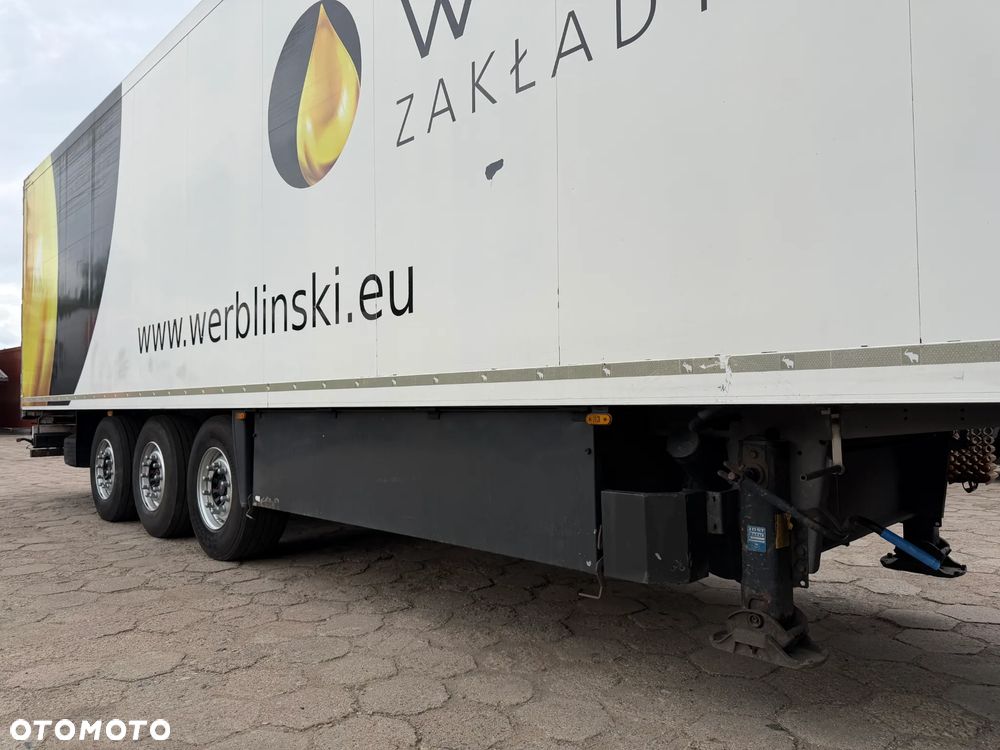 Schmitz Cargobull CARRIER VECTOR 1850 / 7 CM GRUBA ŚCIANA / 4 ZAMKNIĘCIA DRZWI / DRUKARKA / KOSZ PALETOWY / OŚ PODNOSZONA / DIESEL+ELEKTRYK / 2010 ROK !! - 22