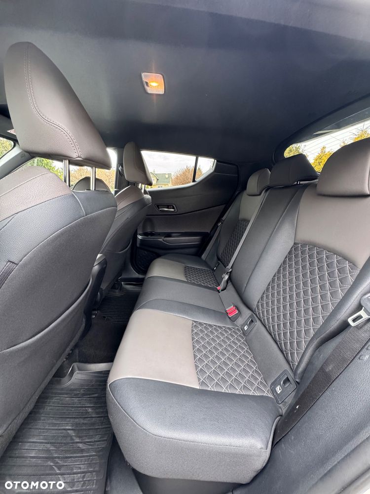 Toyota C-HR 2.0 Hybrid Executive - 18