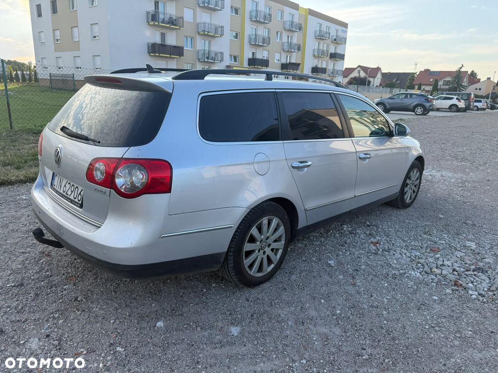Volkswagen Passat 2.0 TDI Comfortline - 11