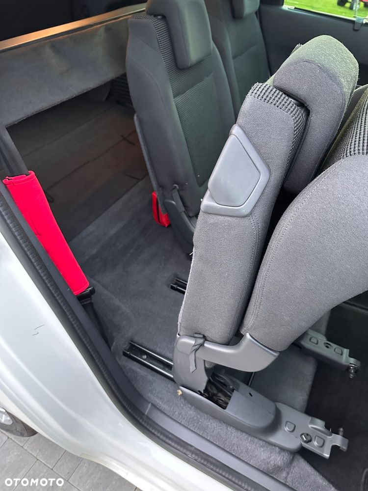 Peugeot 5008 2.0 HDi Allure 7os - 17