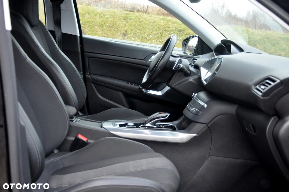Peugeot 308 BlueHDi 130 EAT8 Black Edition - 33