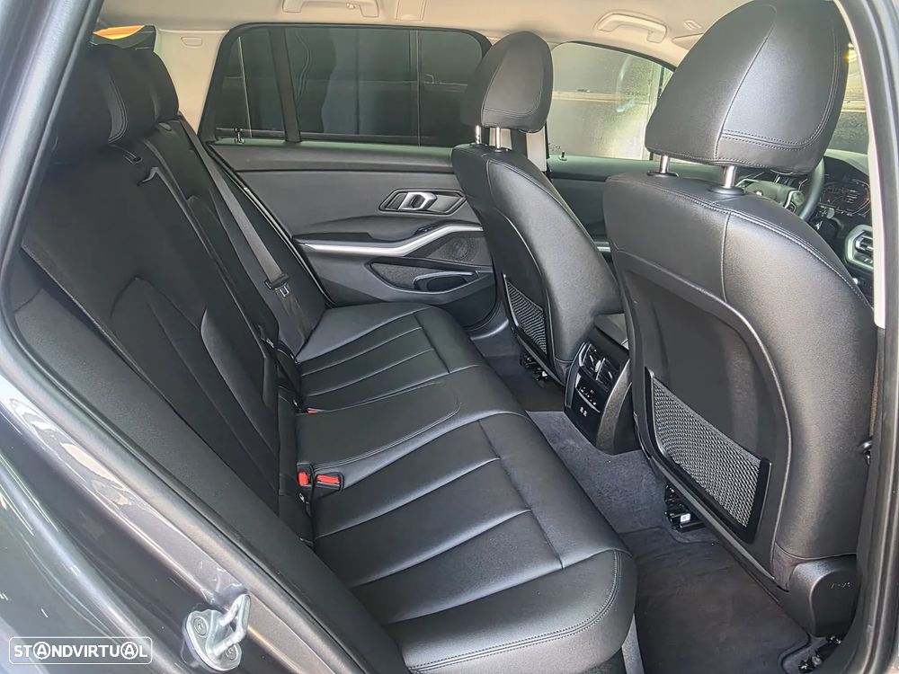 BMW 320 d ED Advantage Auto - 38
