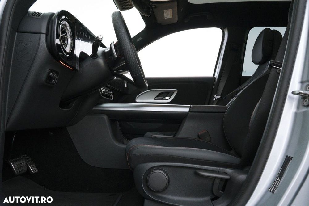 Mercedes-Benz GLB - 13