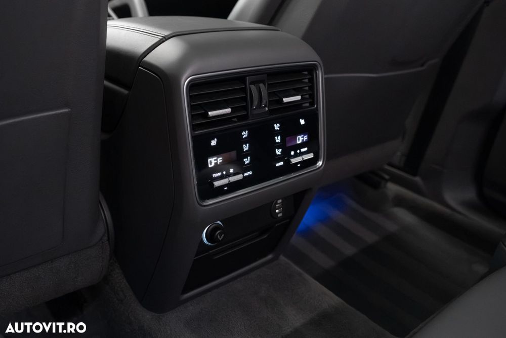 Porsche Cayenne - 31