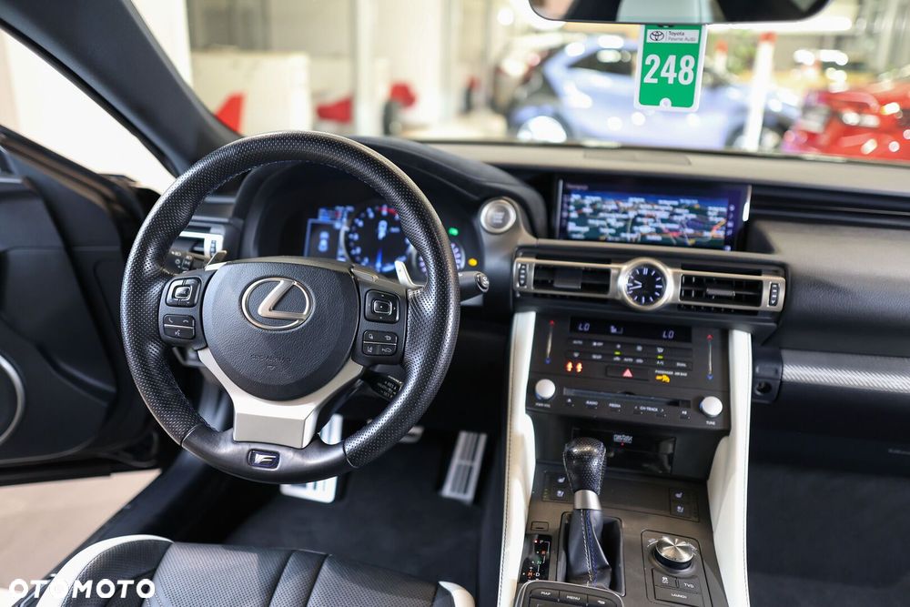 Lexus RC F Carbon - 23