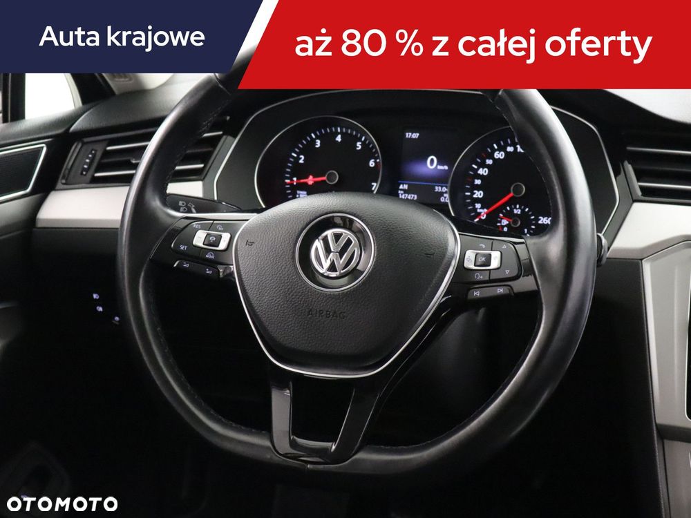 Volkswagen Passat - 22