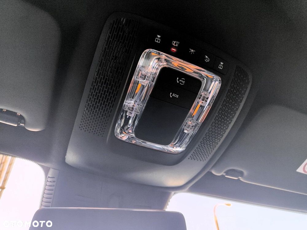 Mercedes-Benz GLB - 25