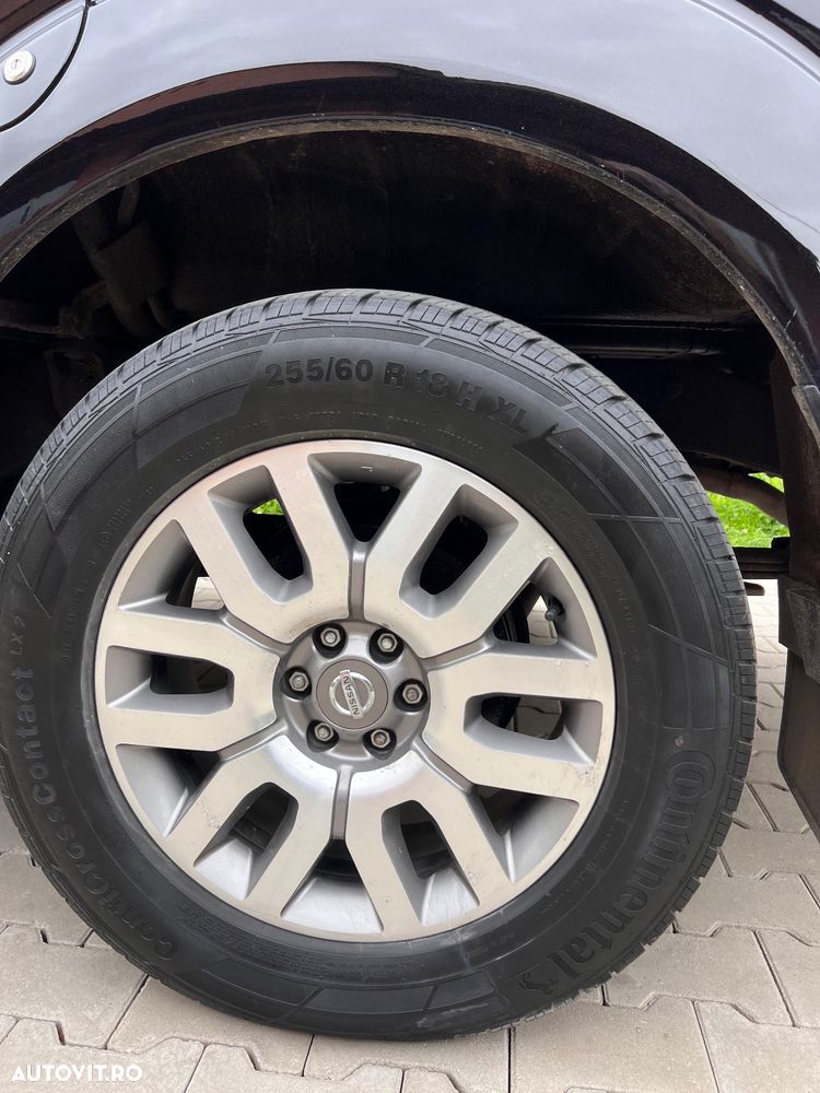 Nissan Navara 2.5 dCi DPF 4X4 Double Cab LE Plus Aut. - 10