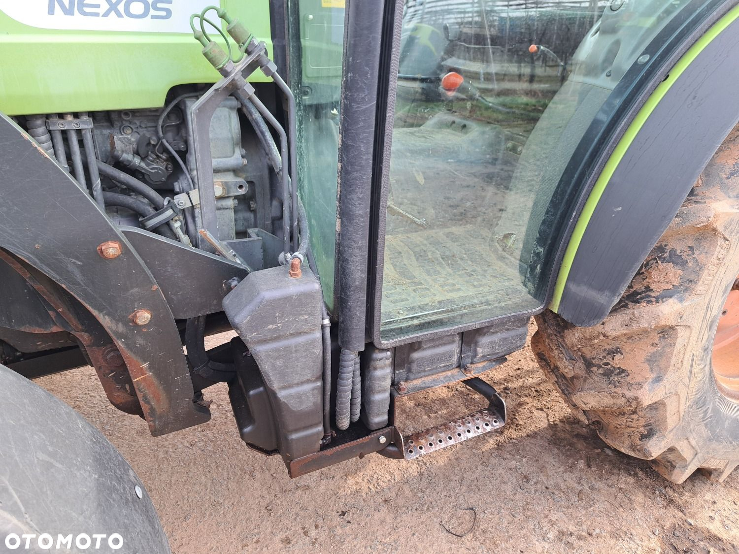 Claas Nexos 240 F 4X4 - 26