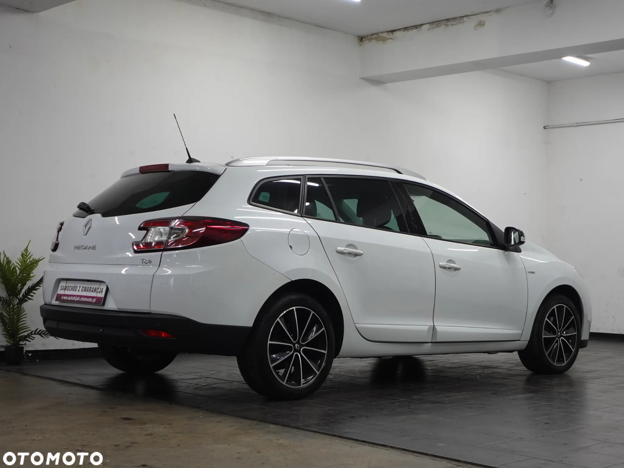 Renault Megane Grandtour ENERGY TCe 115 Start & Stop Bose Edition - 9