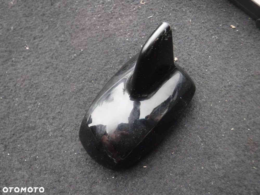 Mercedes CLA W117 antena GPS rekin - 1