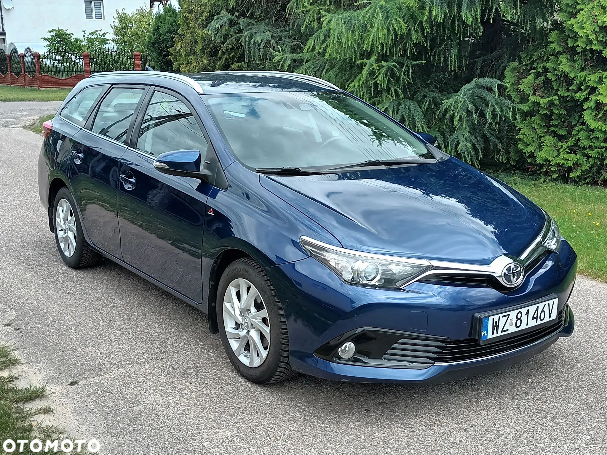 Toyota Auris 1.6 Premium MS - 1