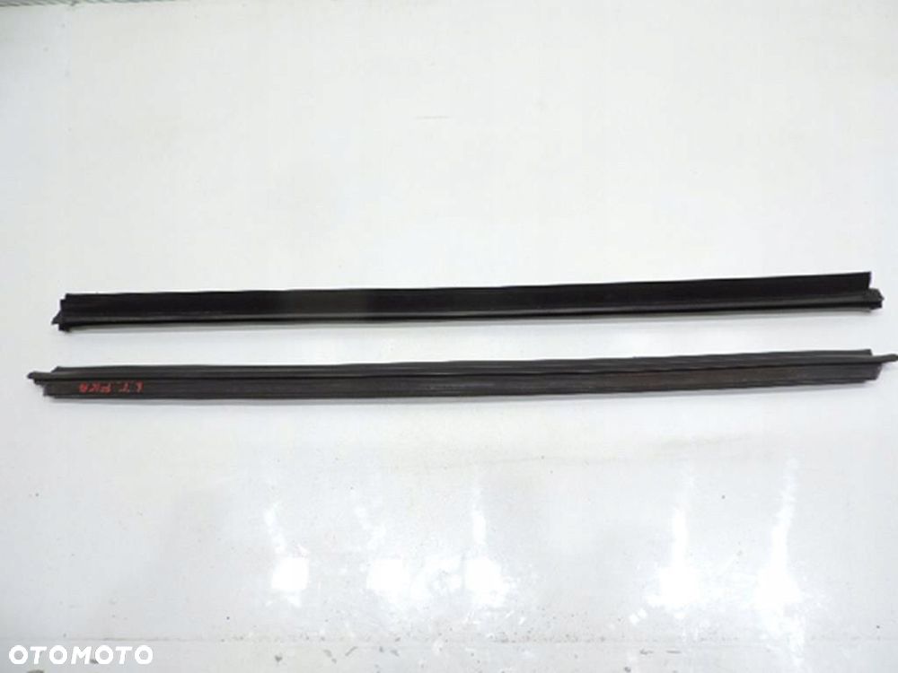 LISTWA ZGARNIAJĄCA LEWY TYŁ CITROEN XSARA PICASSO - 1