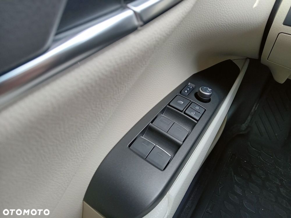 Toyota Camry 2.5 Hybrid Executive CVT - 22