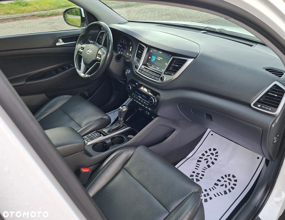 Hyundai Tucson blue 1.7 CRDi 2WD DCT Premium - 24