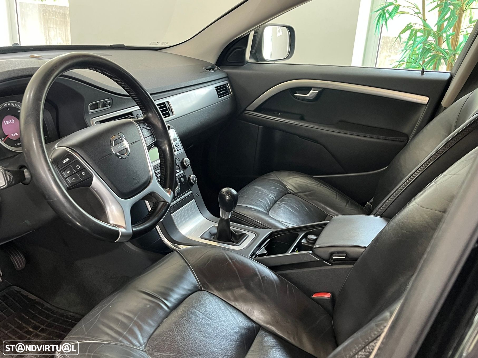 Volvo XC 70 2.0 D3 Drive Momentum - 13