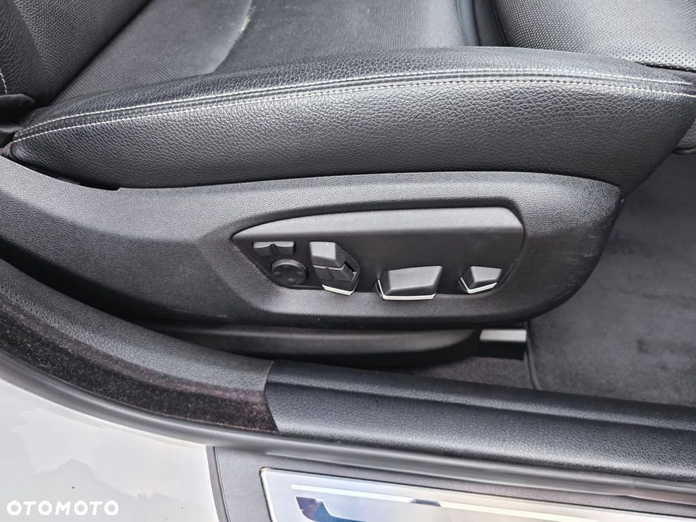 BMW Seria 5 520d xDrive Luxury Line - 25