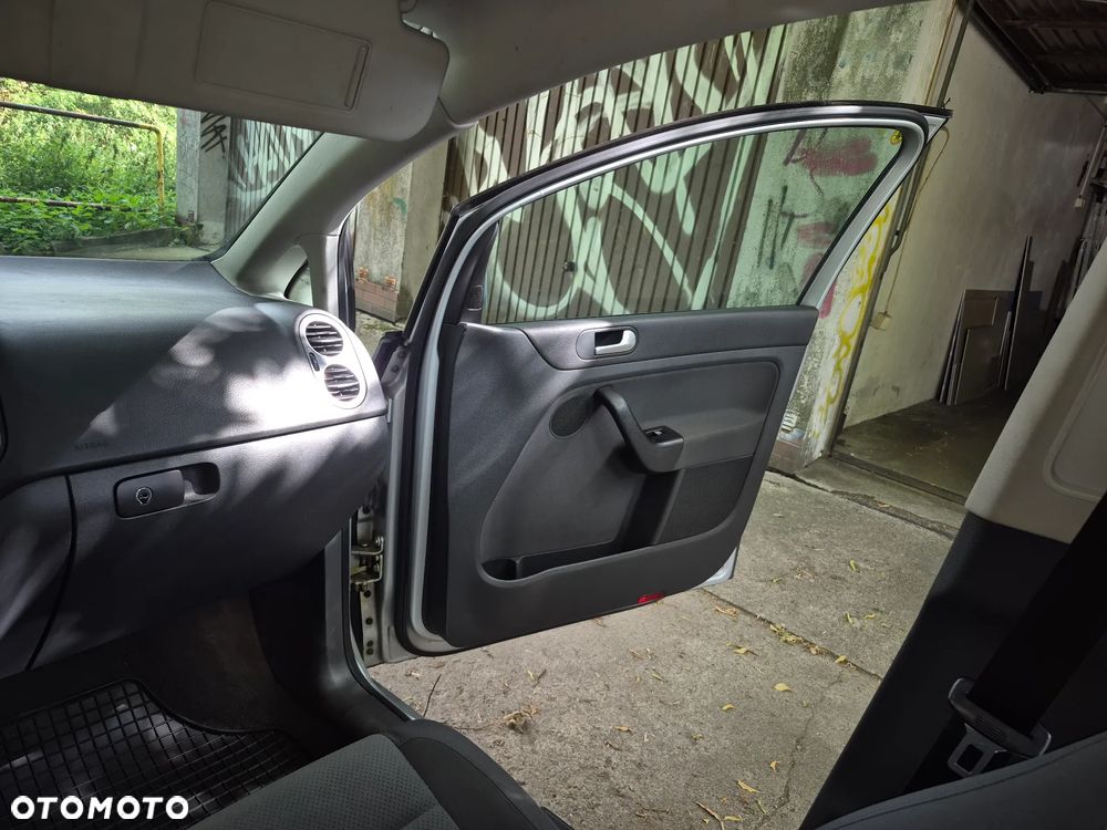 Volkswagen Golf Plus - 17