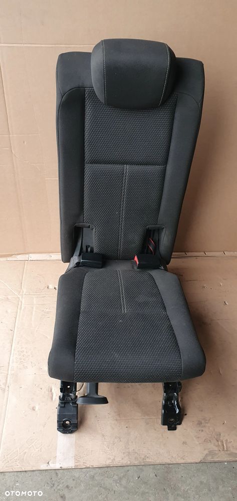 Fotel siedzenie tył tylny środkowy 2 rząd Opel Zafira C - 1