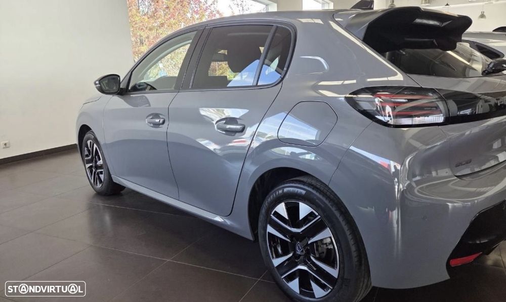 Peugeot 208 1.2 PureTech Allure EAT8 - 2