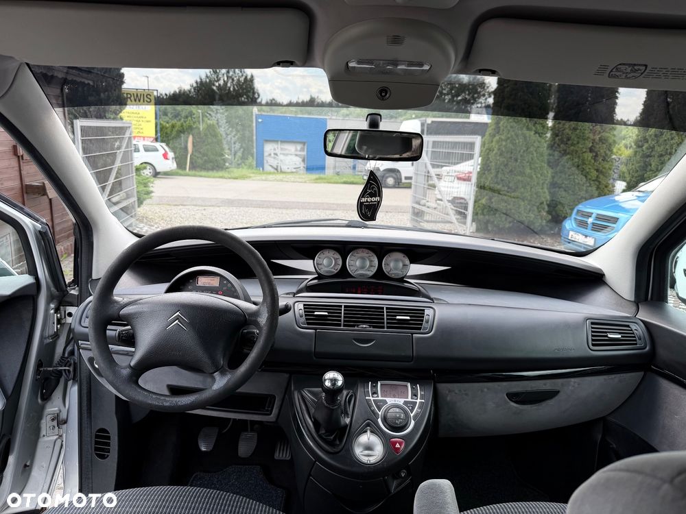 Citroën C8 2.0 16V Confort - 16