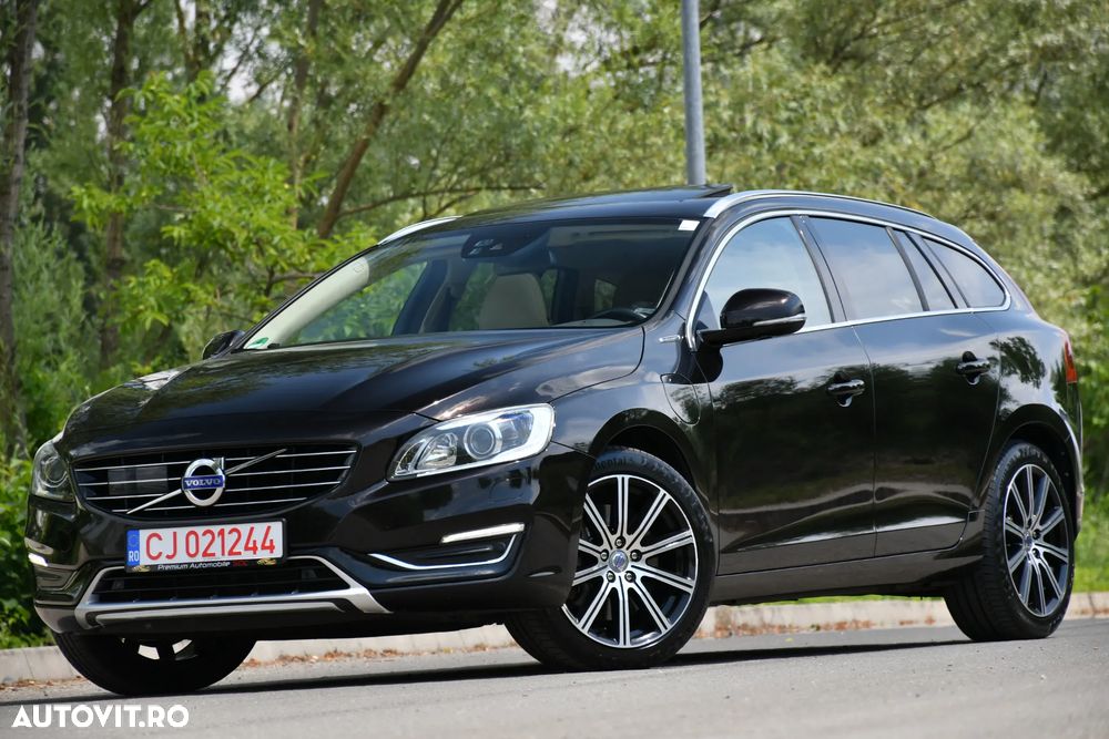 Volvo V60 D6 Plug-In-Hybrid AWD Geartronic Summum - 2