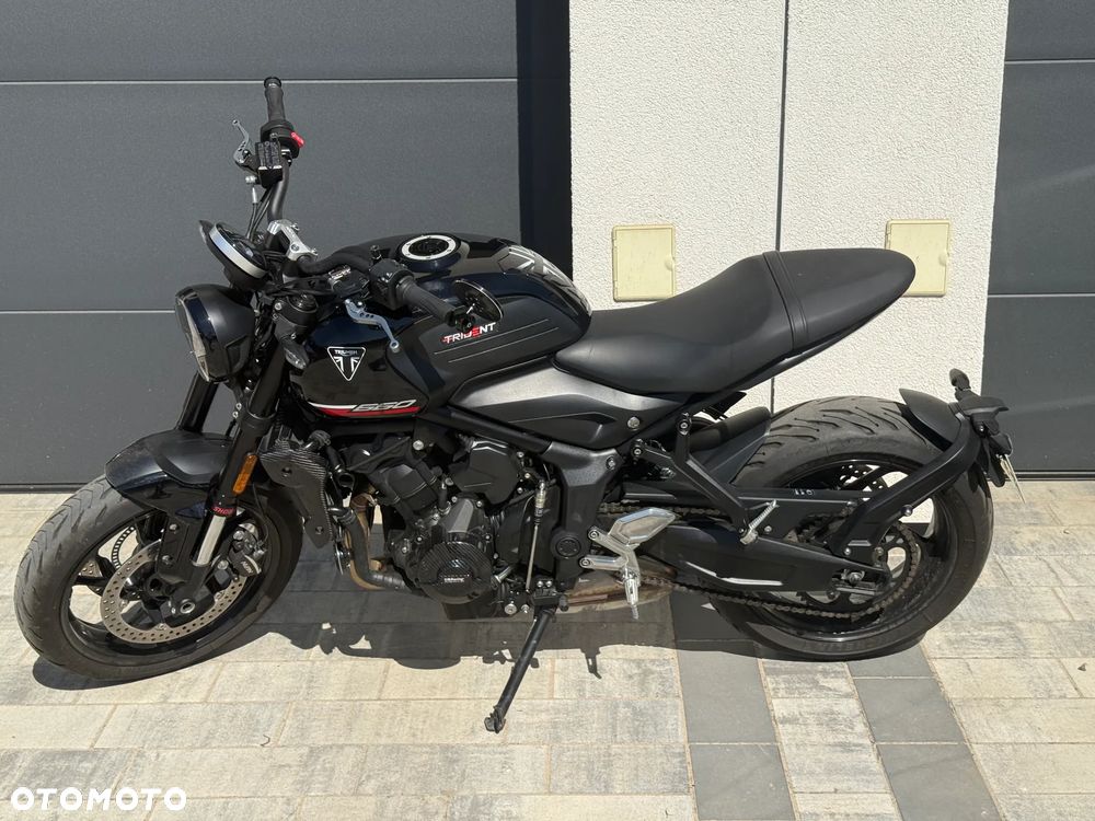 Triumph Trident - 12
