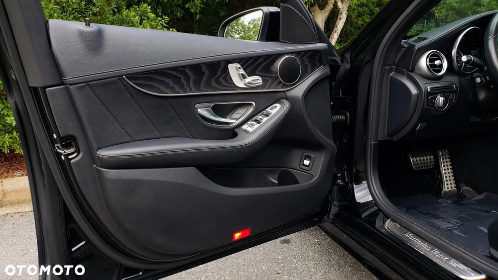 Mercedes-Benz Klasa C 300 7G-TRONIC AMG Line - 20