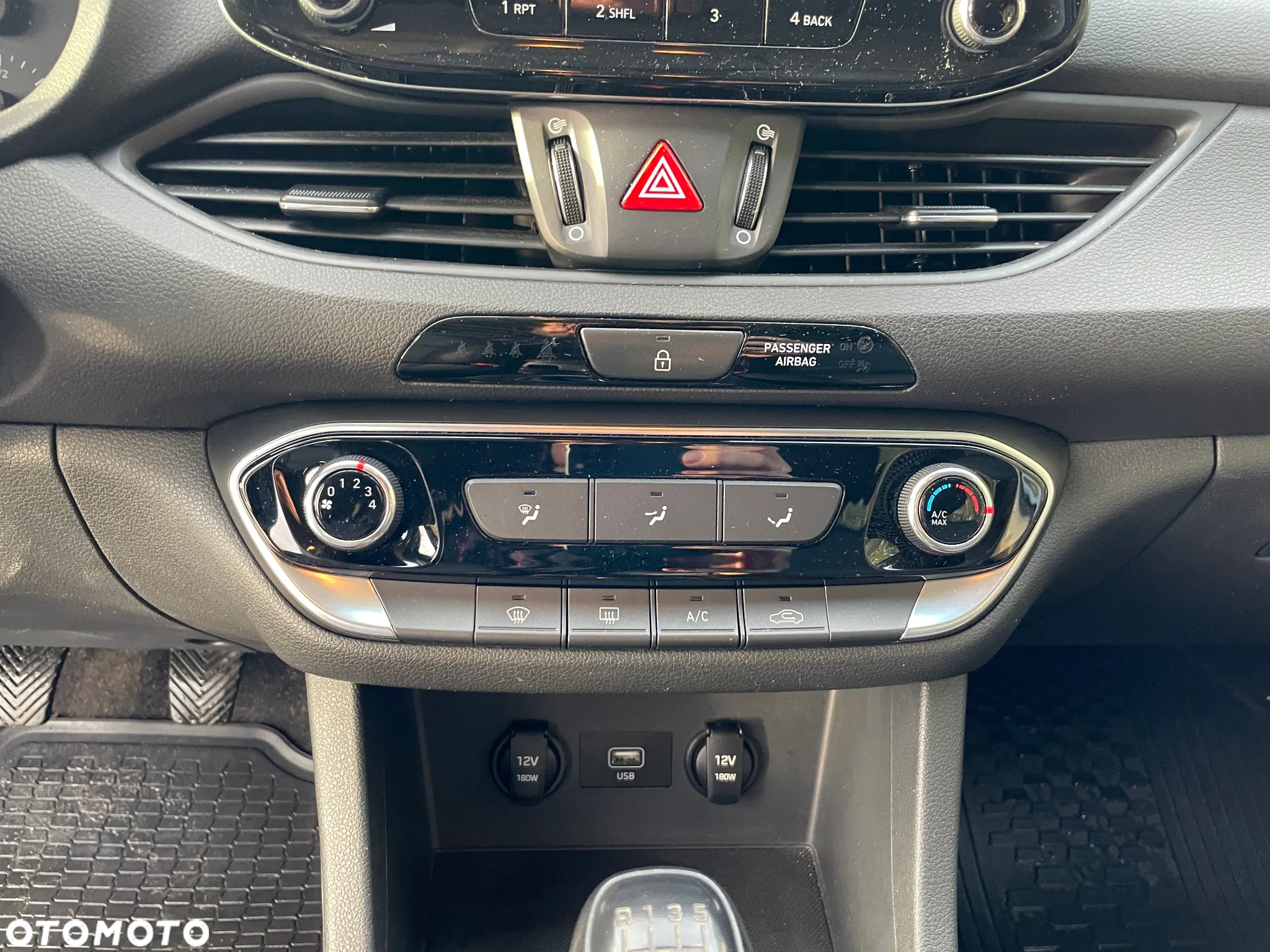 Hyundai i30 1.6 D Classic + - 13