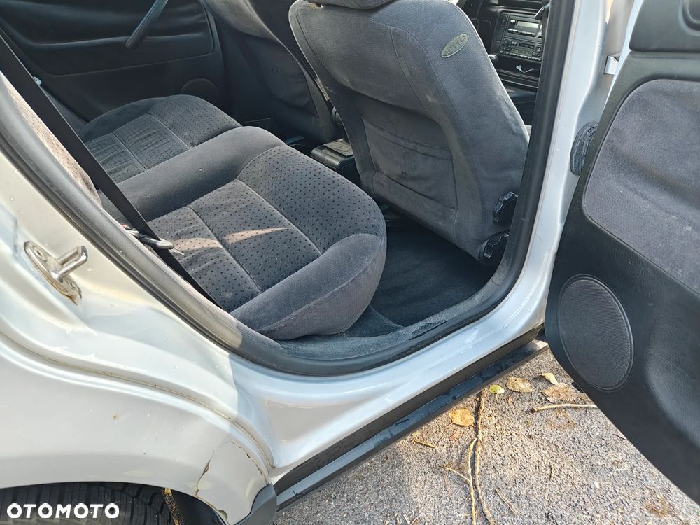 Volkswagen Passat 1.9 TDI - 11